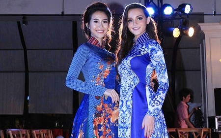 Á hậu Liên Phương diện áo dài “đọ dáng” cùng Hoa hậu Aibedullina Talliya
