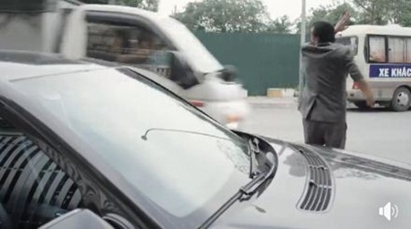Cả một đời ân oán tập 30: Ông Quang bị xe đâm vì ngăn bà Mai về quê