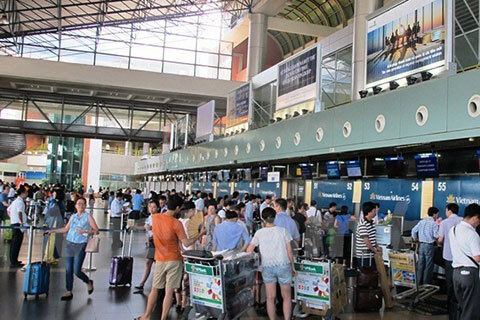 Giá, phí đi máy bay của các hãng đồng loạt tăng từ 1/4