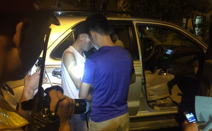 Clip: Bắt nóng 2 đối tượng dùng xế hộp vận chuyển 6 kg ma túy đá