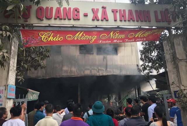 Chủ tiệm vàng báo mất 200 triệu khi hỗn loạn trong vụ cháy chợ Quang