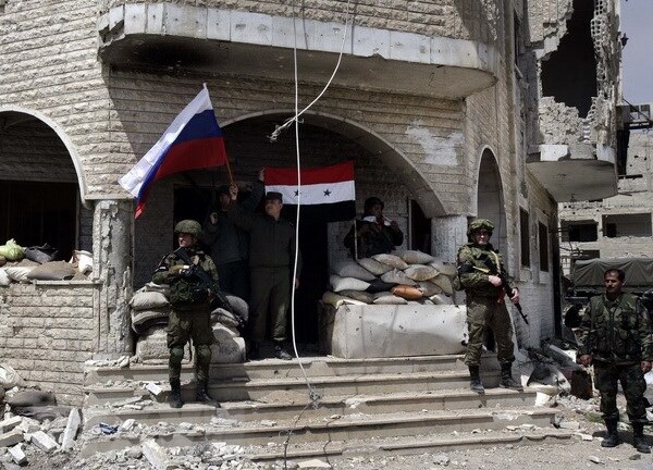 Phiến quân sơ tán khỏi thành trì cuối cùng ở Đông Ghouta