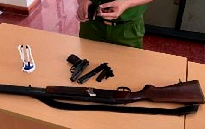 Nhậu xong thử súng tự chế, 1 người tử vong