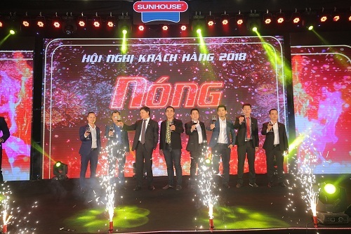 SUNHOUSE tri ân khách hàng với hàng loạt quà tặng khủng tại Hội nghị khách hàng 2018