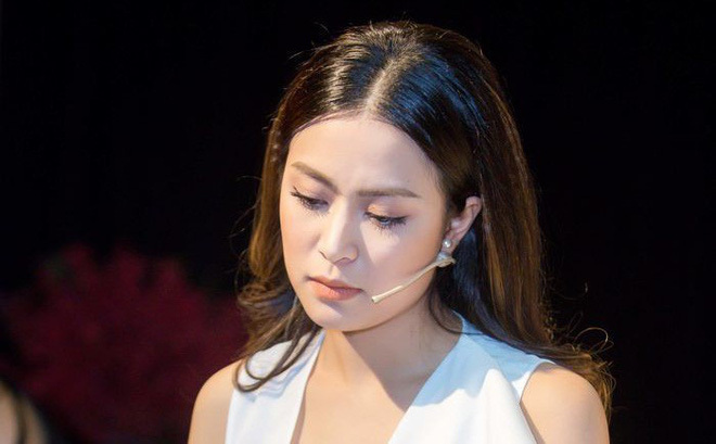 Hoàng Thuỳ Linh bị bầu show chèn ép,