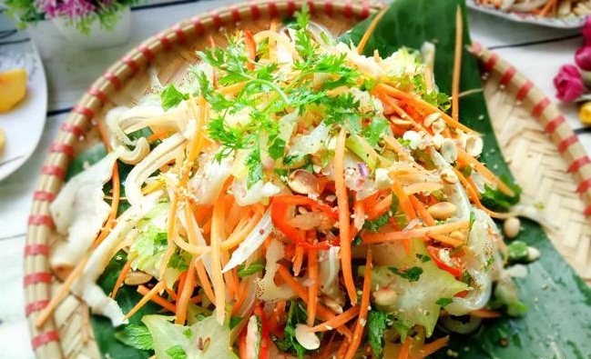 Nộm sứa tai heo giòn sần sật cực ngon