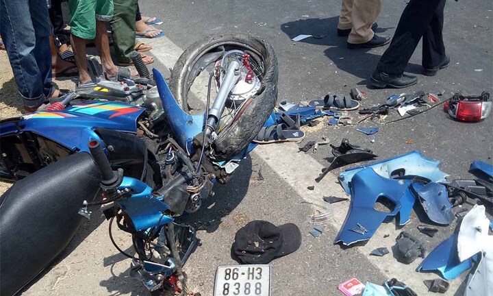 Vụ “lao xe máy vào nhau, 2 người chết”: Công an chính thức thông tin