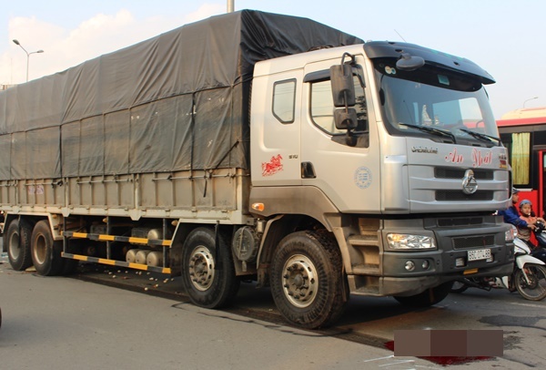 Đồng Nai: Người phụ nữ bị xe tải tông tử vong khi đi chợ