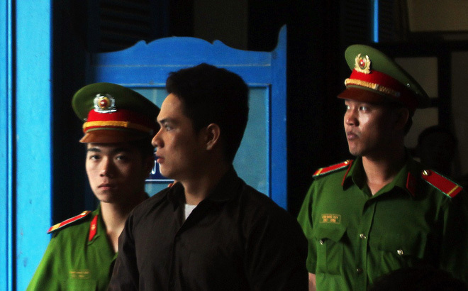 Nam sinh đoạt mạng bạn đồng tính ngoại quốc ở Sài Gòn được giảm án