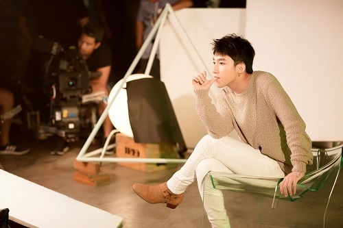 Sơn Tùng M-TP trở lại khiến fan sốt sắng