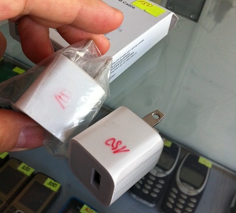 Cẩn thận cháy nổ vì thiết bị, phụ kiện điện thoại trôi nổi