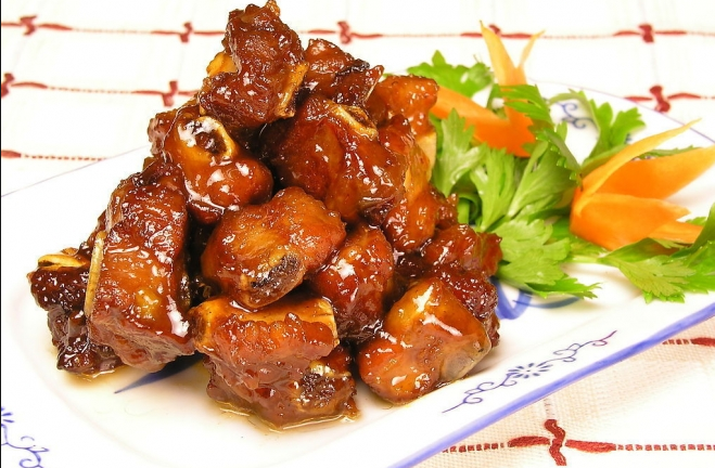 Bữa tối ngon cơm với món sườn non rim chua ngọt 