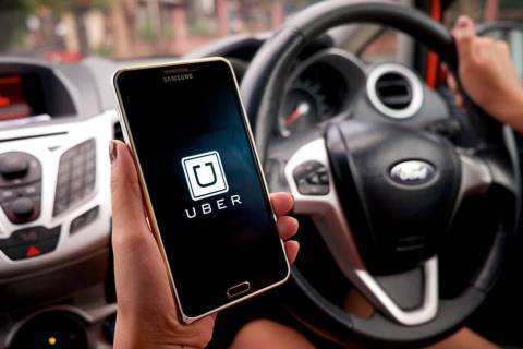 Uber bị đánh thuế tại Anh và Mỹ như thế nào?