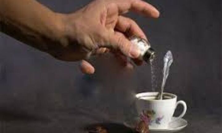 Tạm giữ cô gái trẻ nghi đầu độc đồng nghiệp bằng dung dịch tẩy rửa