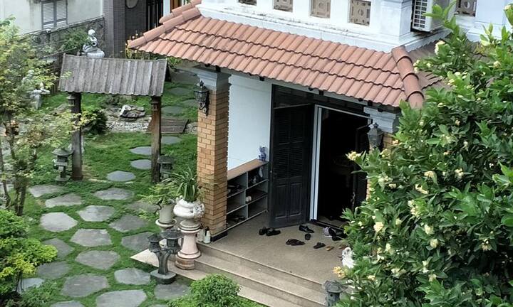 Cảnh sát đã có mặt tại nhà nguyên Chủ tịch Đà Nẵng Văn Hữu Chiến