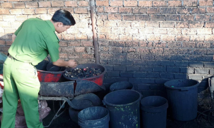 Vụ cà phê trộn lõi pin: Có thể khởi tố hình sự