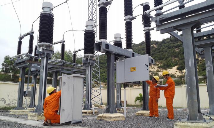 Đảm bảo cung cấp điện ổn định trong các ngày lễ 30/4 và 1/5