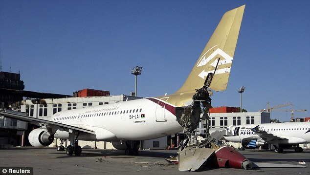 Sân bay quốc tế Libya trúng tên lửa ngày Đại sứ Pháp và Liên Hợp Quốc viếng thăm