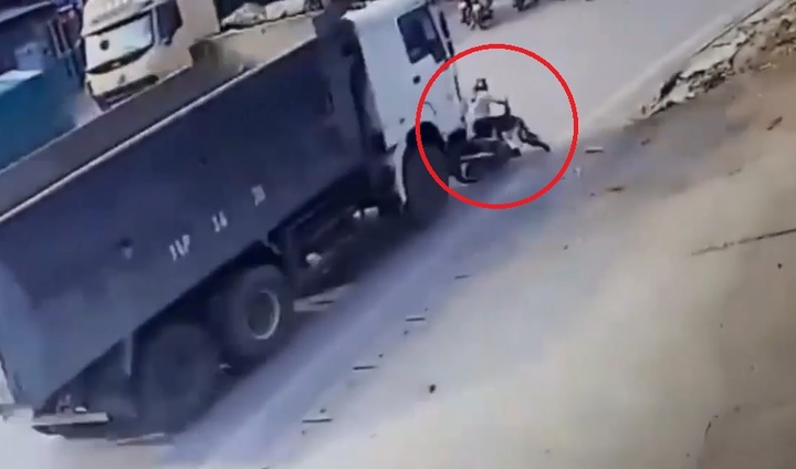 Video: Người phụ nữ bị xe ben cán tử vong