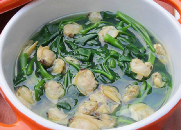 Thứ Bảy mát lành với canh hến mồng tơi ngon khó cưỡng