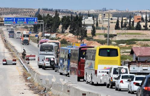 Syria: Hàng trăm tay súng phiến quân giao nộp vũ khí theo thỏa thuận