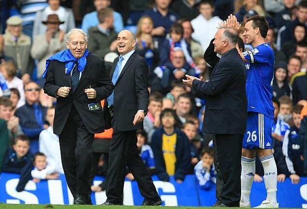 Huyền thoại giúp Chelsea vô địch Anh lần đầu tiên đã qua đời