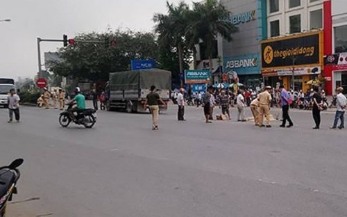 Người phụ nữ đi SH bị xe tải cán qua người, tử vong tại chỗ