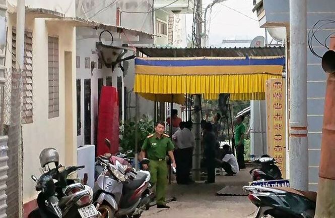 Phó Hiệu trưởng tử vong trong tư thế treo cổ tại nhà riêng
