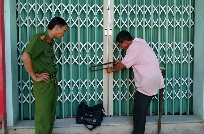 Giải cứu một gia đình bị nhóm đối tượng 