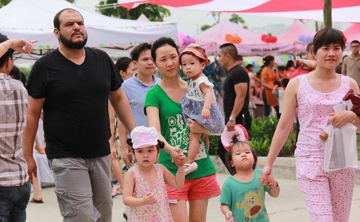 Những lưu ý khi đưa trẻ đi chơi cùng gia đình vào các dịp lễ