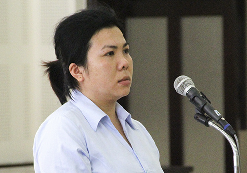 Xét xử vụ từ chối bán một cái bánh xèo, chủ quán bị khách đâm suýt tử vong