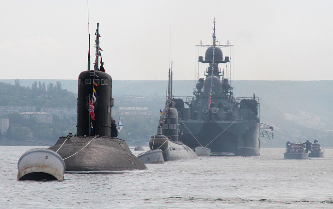 Hạm đội tàu chiến Nga khai hỏa sát sườn Syria