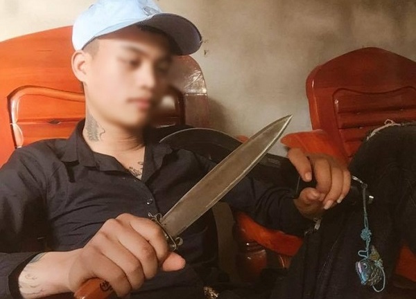 Điều tra vụ nữ sinh 17 tuổi bị bạn trai cũ đâm chết trước cổng trường