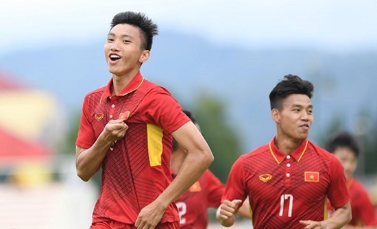 Văn Hậu lọt top những cầu thủ triển vọng nhất tại AFF Cup 2018