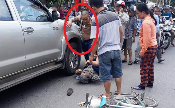 Tạm giữ tài xế lùi xe, cán chết người