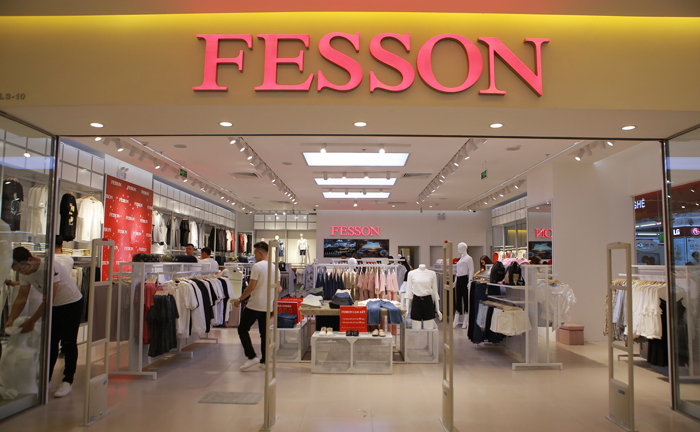 Thời trang Fesson tạo cơn sốt “người” trong ngày khai trương
