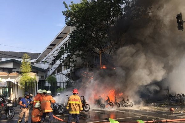 Indonesia: Đánh bom tự sát tại 3 nhà thờ, 11 người chết và 40 người bị thương