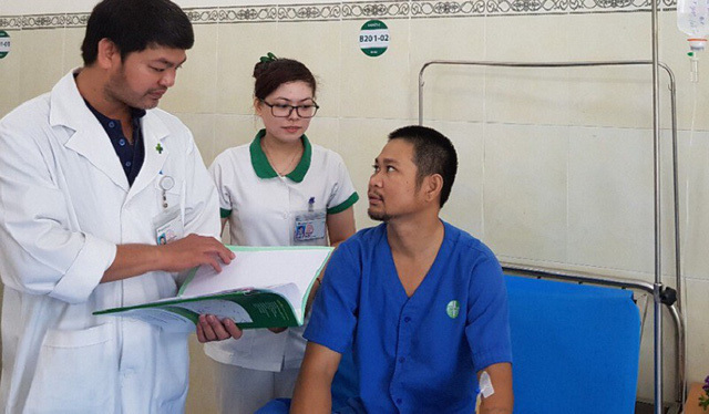 “Hiệp si” bị đâm gục vì can hai nhóm đánh nhau đã qua cơn nguy kịch