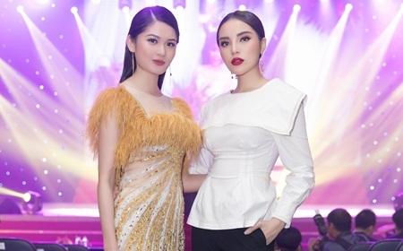 Kỳ Duyên bất ngờ kín đáo, Thuỳ Dung diện váy xuyên thấu đọ dáng tại sự kiện