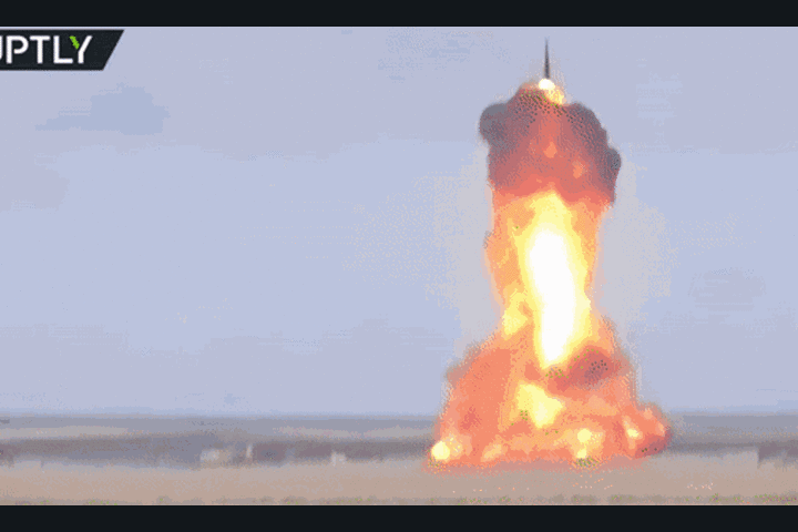 Cận cảnh tàu ngầm Nga phóng thành công 4 ICBM hạng nặng