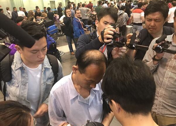 Hình ảnh phóng viên quốc tế đổ về Triều Tiên trước giờ G