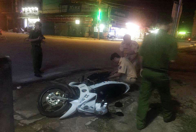 Truy đuổi như phim hành động suốt 100km bắt ô tô tải đâm xe CSGT