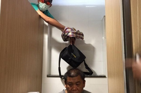 Bắt giữ đạo chích chuyên trộm đồ trong nhà vệ sinh siêu thị