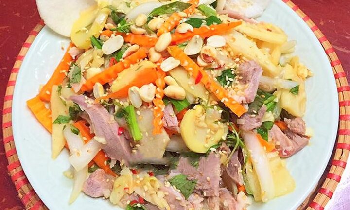 Món ngon bữa trưa: Gỏi lưỡi heo măng chua ăn là 'nghiện'