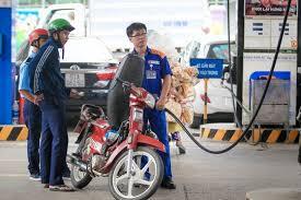 Muốn người dân đồng thuận, sao không minh bạch thuế môi trường xăng dầu?