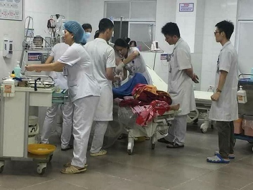 Người vợ bị chồng “trút mưa dao” đã có thể nói chuyện với mọi người