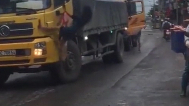 Video: Người phụ nữ nghi