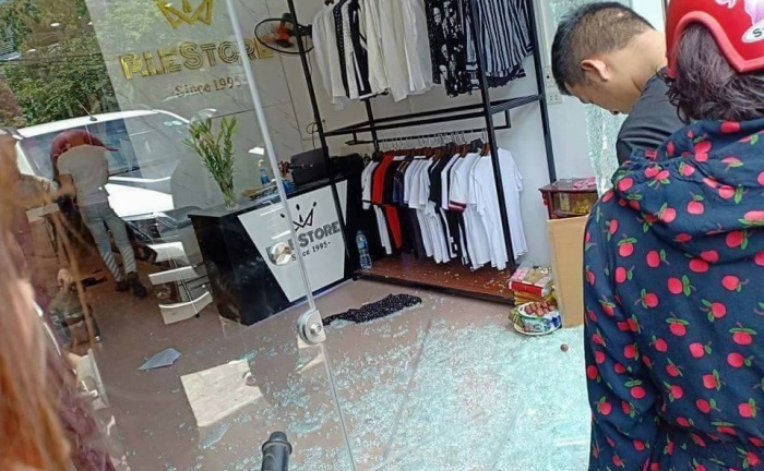 Điều tra vụ nữ nhân viên cửa hàng quần áo bị thương sau tiếng nổ