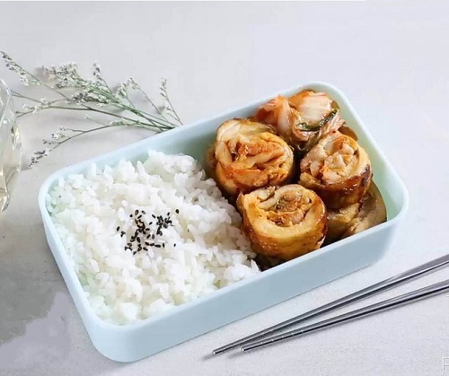 Đổi vị lạ với món gà cuộn kim chi cho ngày thứ 7