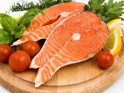 Bị thoái hóa đốt sống cổ nên và không nên ăn gì?